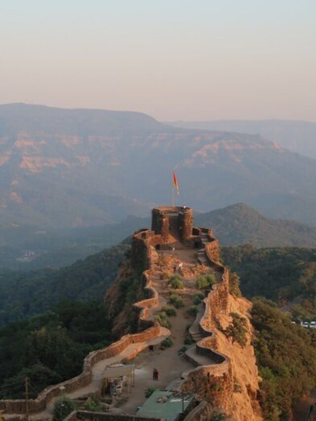 महाराष्ट्रा के दस 10 अभेद्य किले । top 10 forts in maharashtra |kille  | history wars | maratha